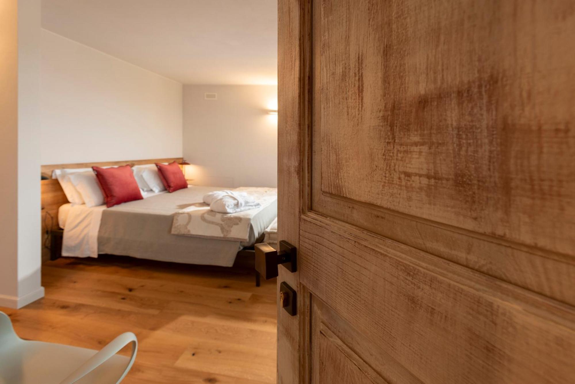 Antica Dimora Dosio Bed & Breakfast La Morra Bagian luar foto