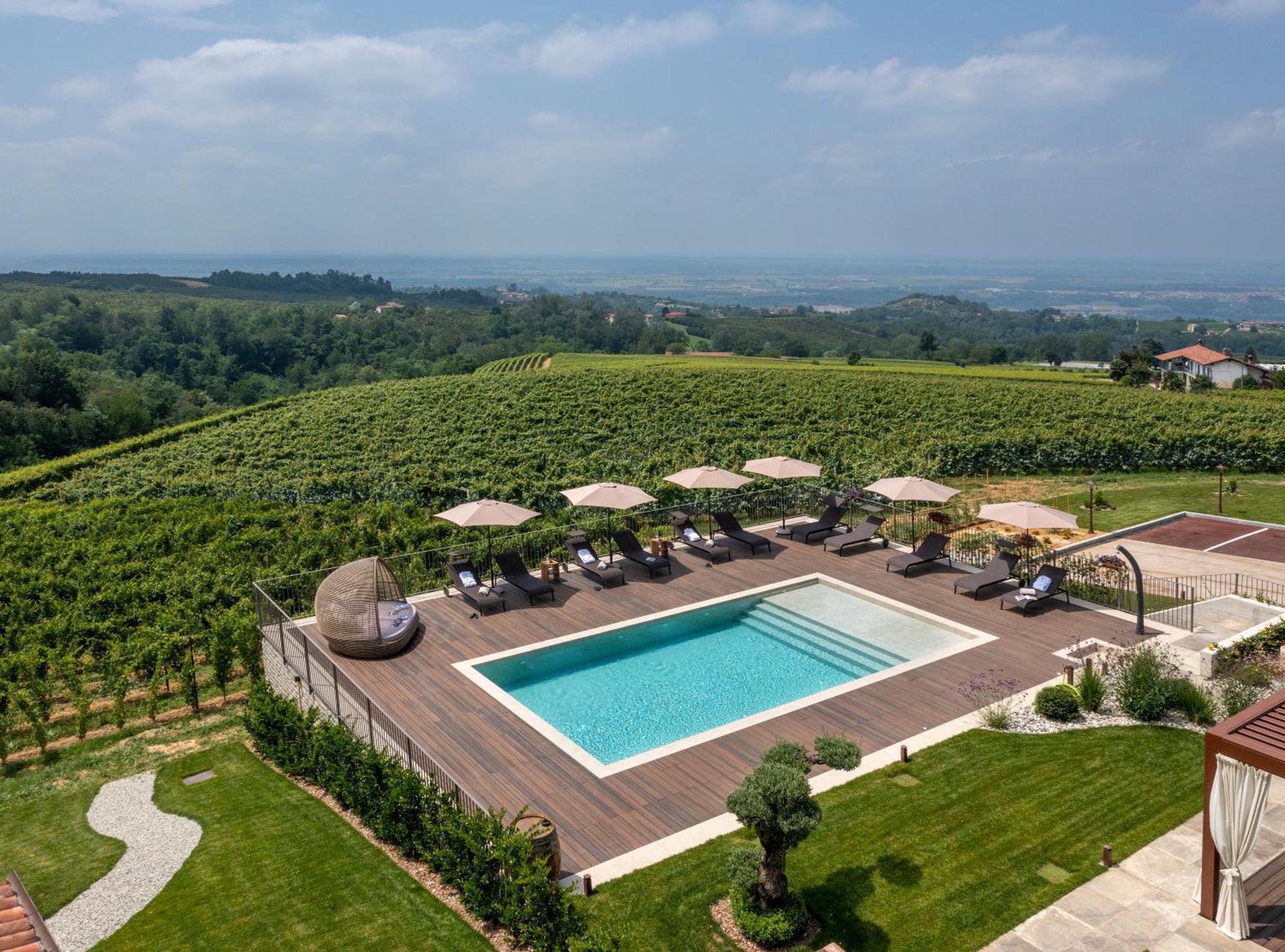 Antica Dimora Dosio Bed & Breakfast La Morra Bagian luar foto